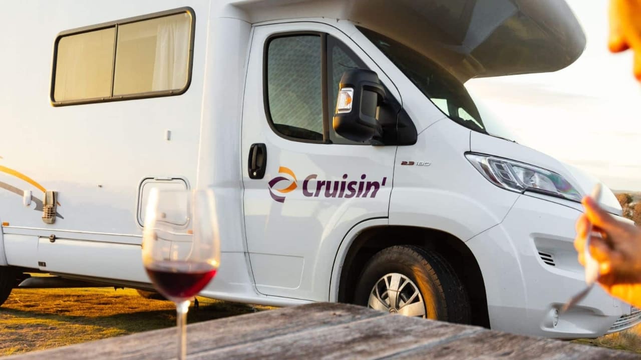 Cruisin Deluxe - 6 Berth Exterior 1