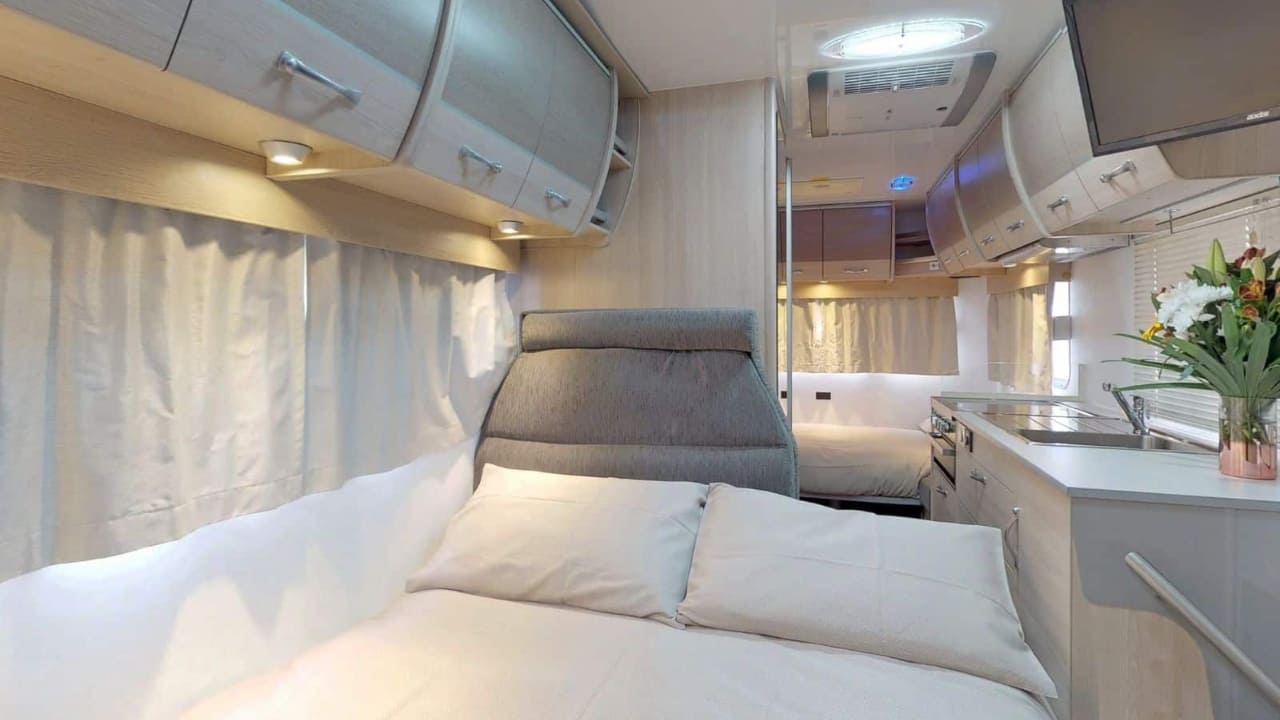 Cruisin Discovery - 6 Berth Bed 1