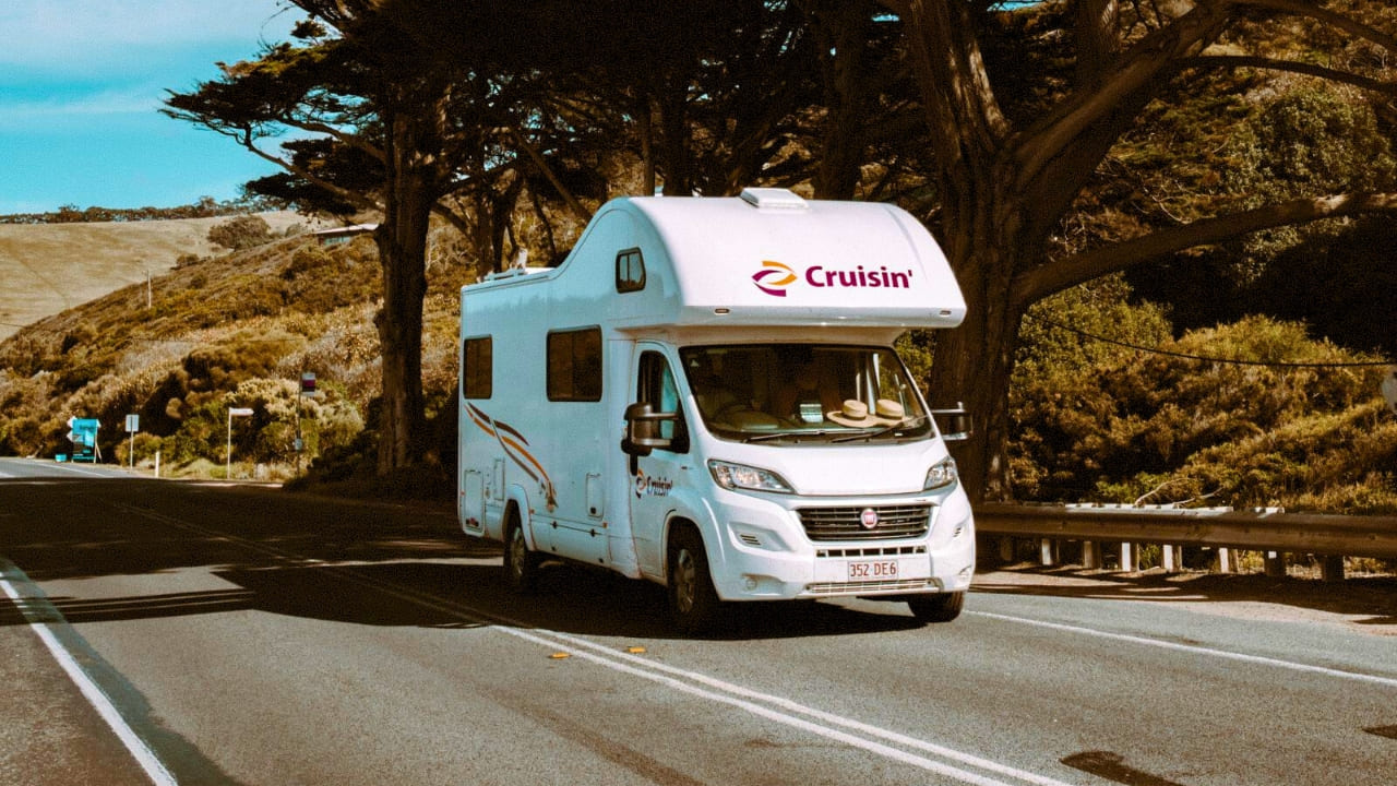 Cruisin Seeker - 4 Berth Exterior Side View