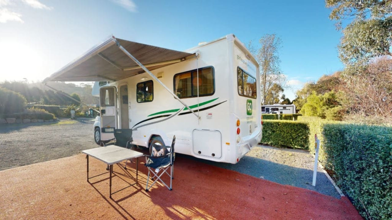 GoCheap Derwent - 6 Berth Exterior with Awning