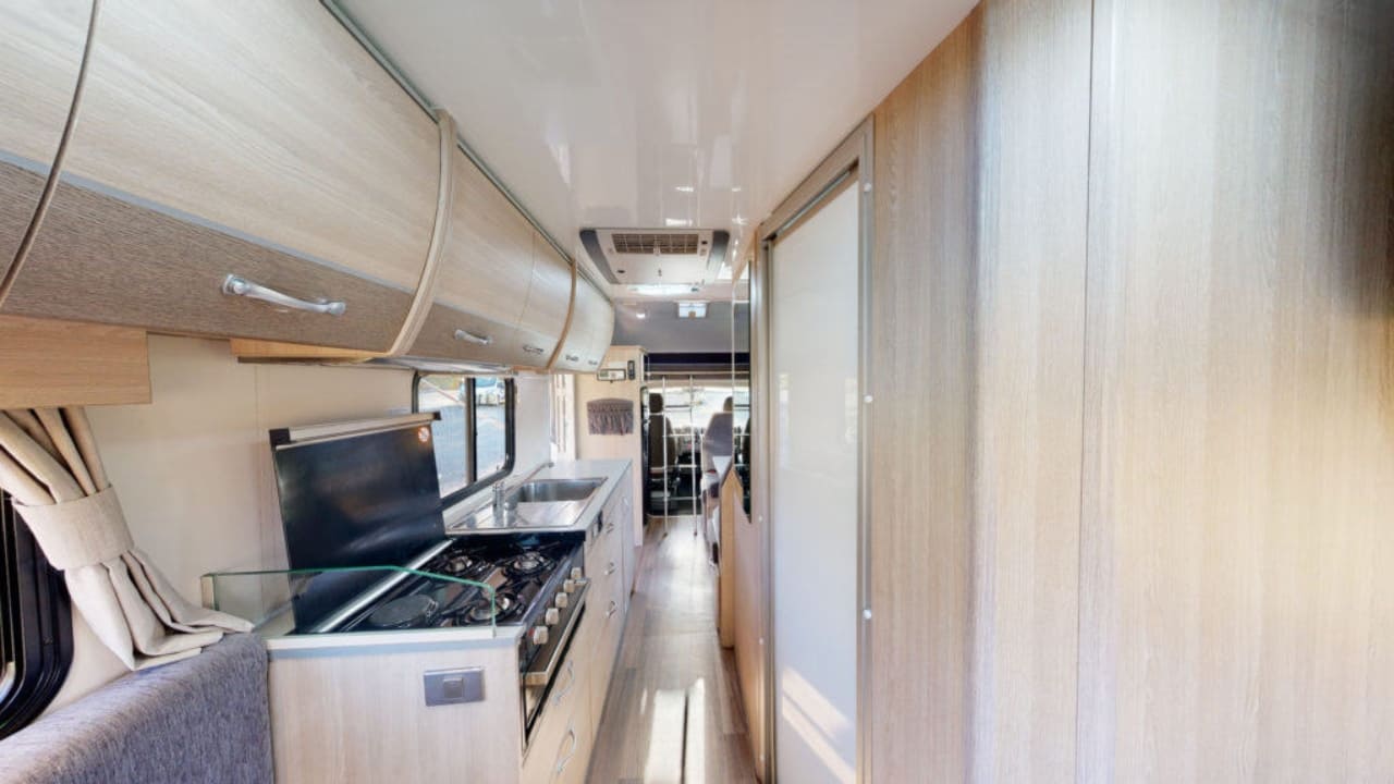 GoCheap Derwent - 6 Berth Interior 1