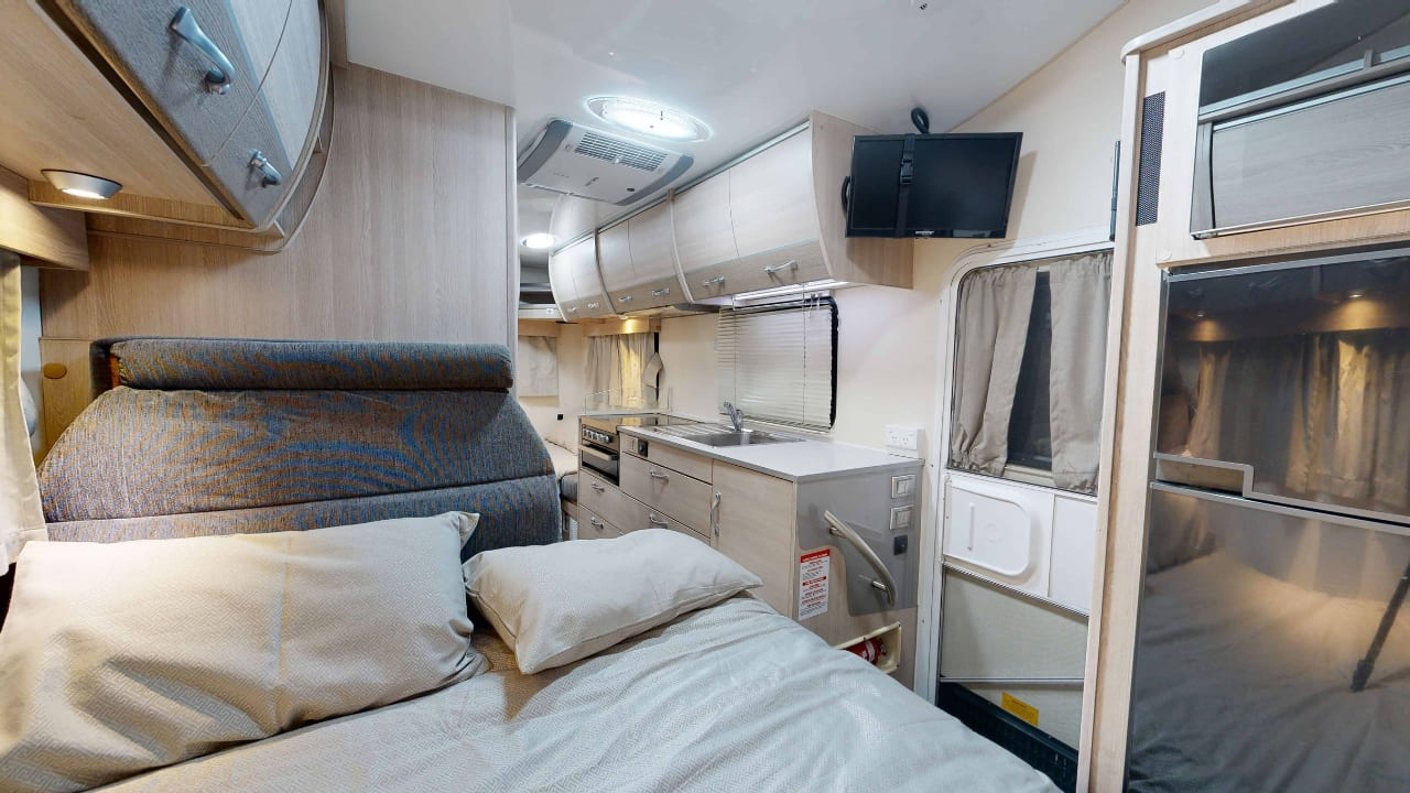 GoCheap Derwent - 6 Berth Interior Bed 1