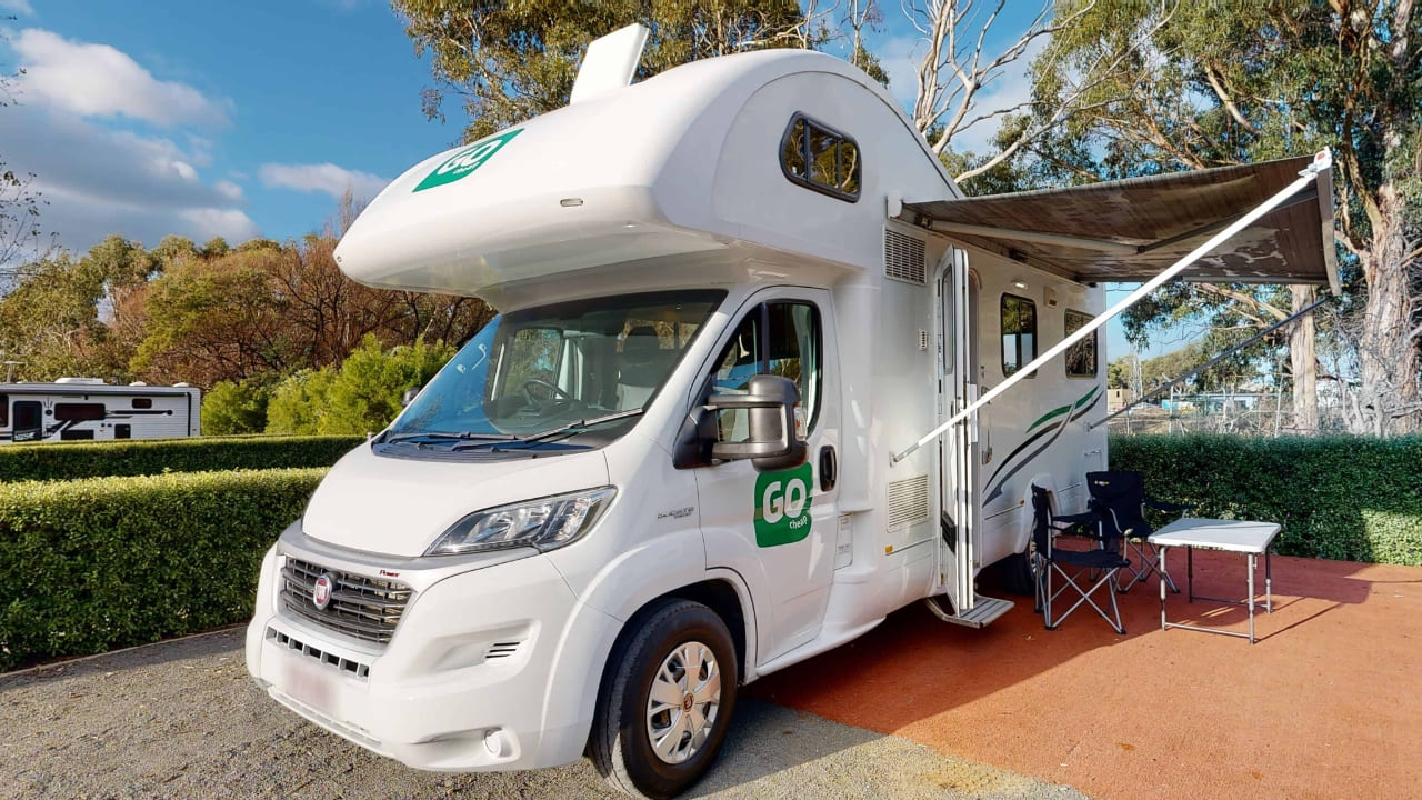 GoCheap Henty - 4 Berth Exterior with awning
