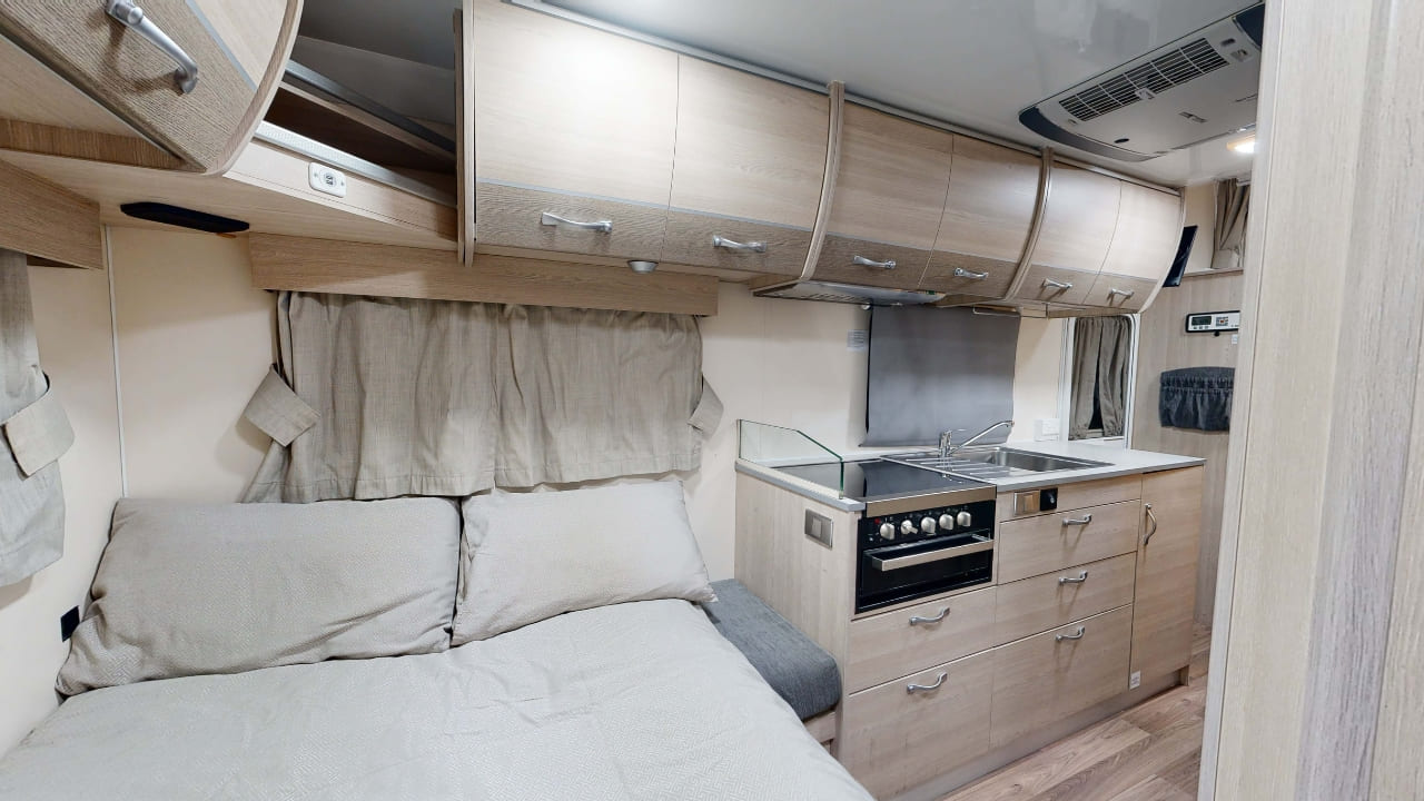 GoCheap Henty - 4 Berth Interior View Bed 2