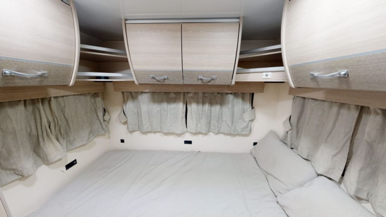 GoCheap Henty - 4 Berth Interior View Bed
