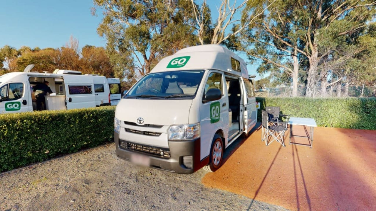 GoCheap Hi Top - 4 Berth Exterior 1 (2)