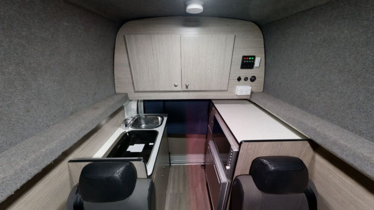 GoCheap Hi Top - 4 Berth Interior 4