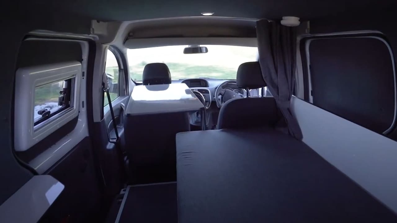 LeisureRent Campercars - 2 Berth Bed 2
