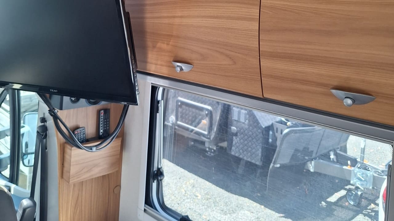 LeisureRent Superior - 4 Berth Interior 2