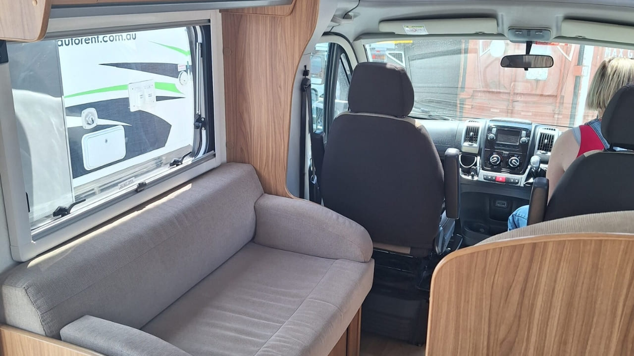 LeisureRent Superior - 4 Berth Interior 4