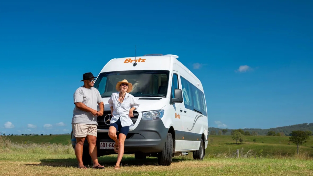 Venturer - 2 Berth Front View