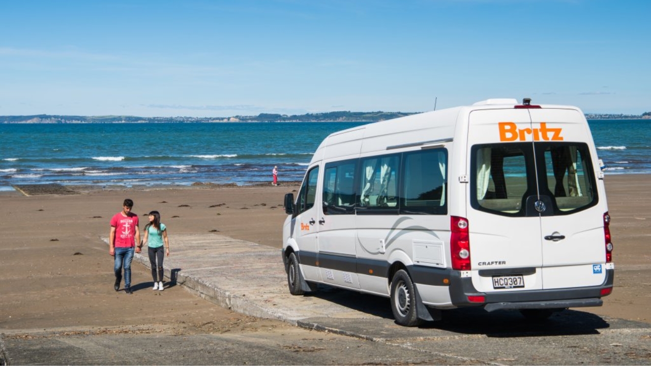 Venturer Plus - 2 + 1 Berth Back View