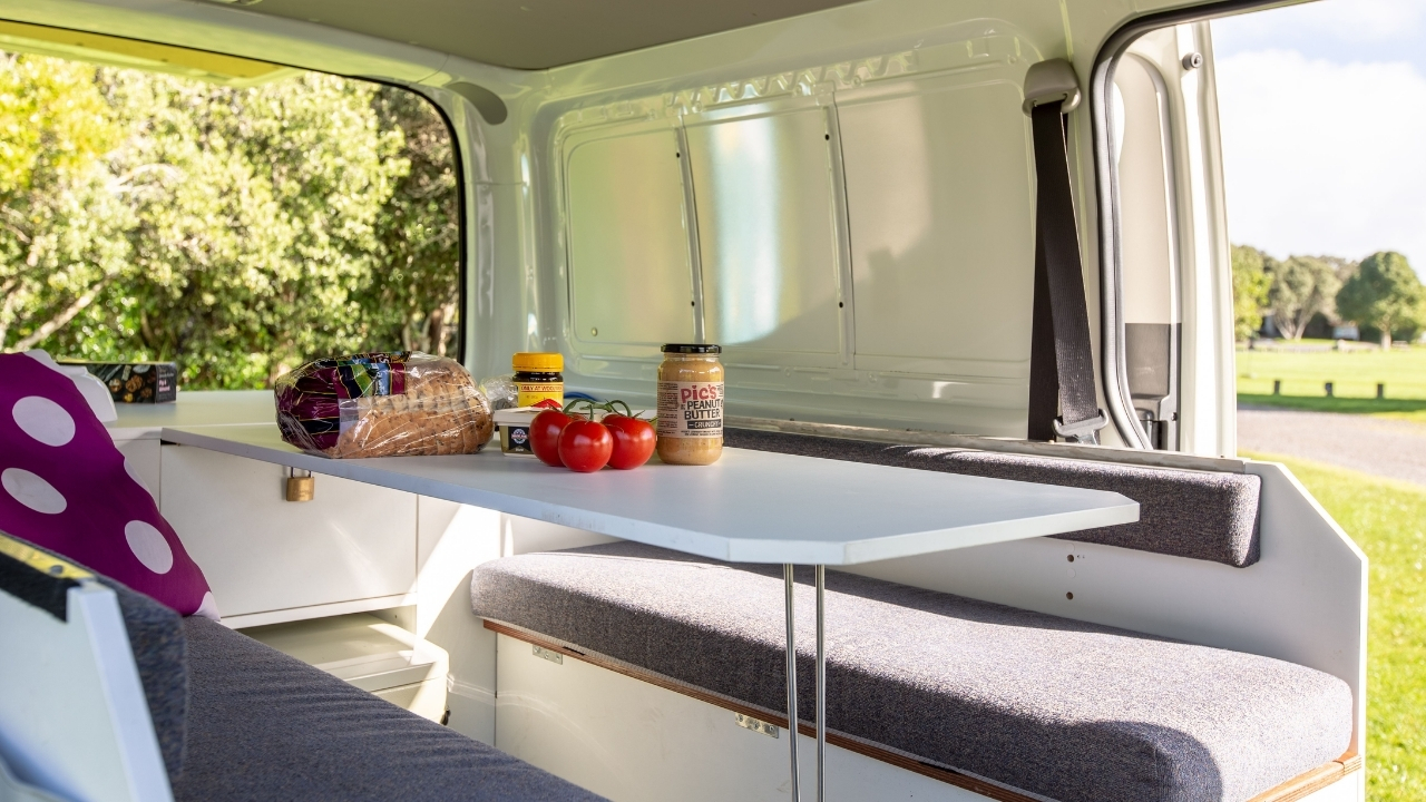 Jucy Chill’d – 2 Berth Dinette