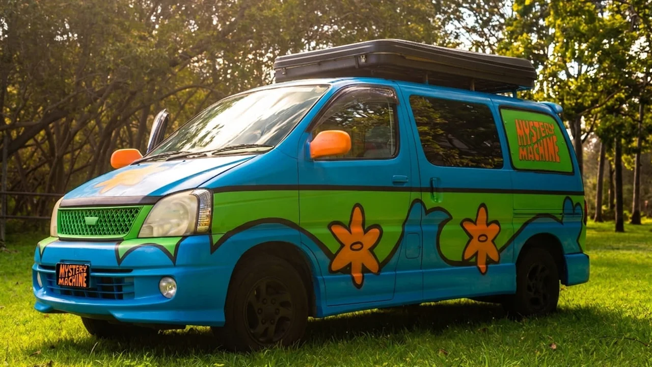 Mystery Machine 3 Rooftop Tent - 3 Berth - exterior front view tent closed
