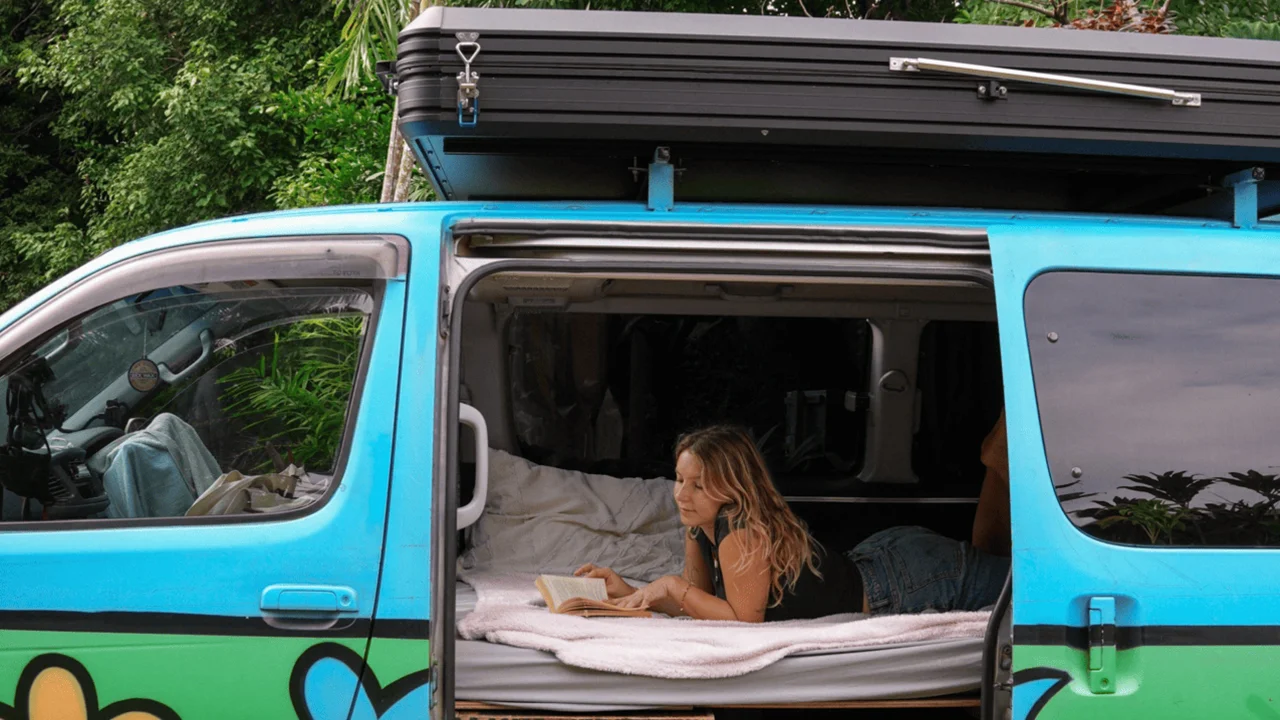 Mystery Machine 3 Rooftop Tent - 3 Berth - rooftop tent interior lifestyle